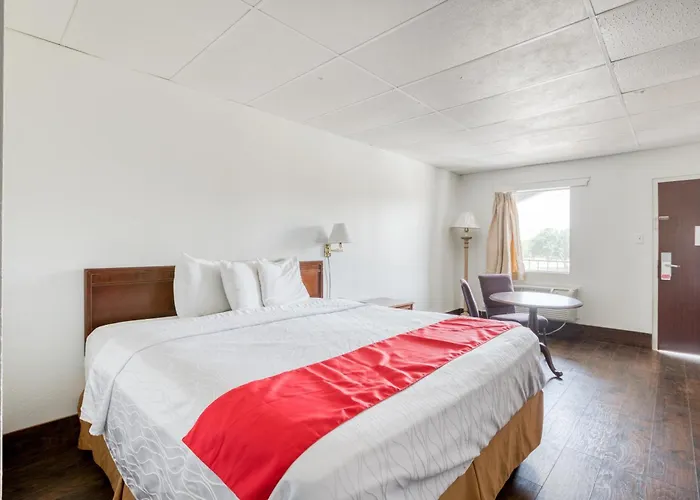 Oyo Hotel San Antonio Lackland Air Force Base West